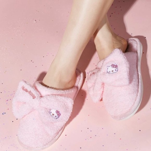 Hello Kitty Shoes - 🎀 Hello Kitty Pink Bow Slippers